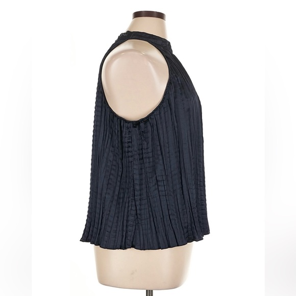 Cloth & Stone Sleeveless Halter Blouse Size XL Navy Blue Pleated - Picture 3 of 7